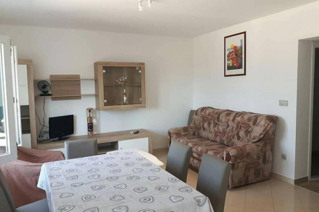 Appartamento Apartman Jercic Dugi Rat Esterno foto