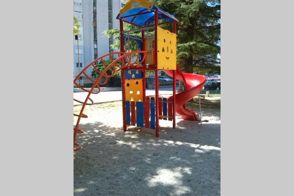 Appartamento Apartman Jercic Dugi Rat Esterno foto