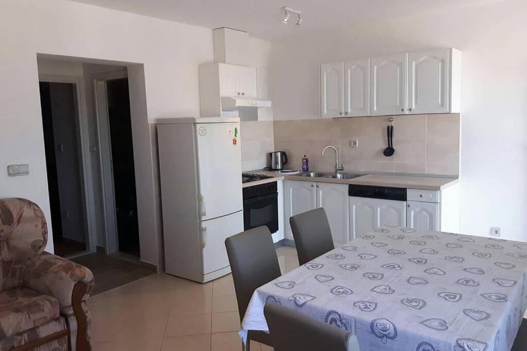Appartamento Apartman Jercic Dugi Rat Esterno foto